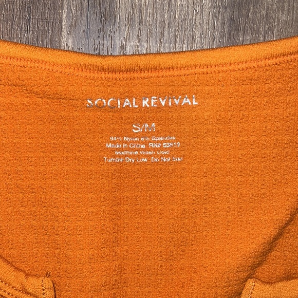 2/$25 TJ Maxx Social Revival Stretchy Waffle Knit Crop Top - Picture 3 of 6